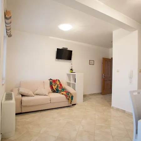 Ferienwohnung In Direkter Strandlage Fur 4 Personen, Mit Herrlichem Ausblick, Klimaanlage Und Wifi