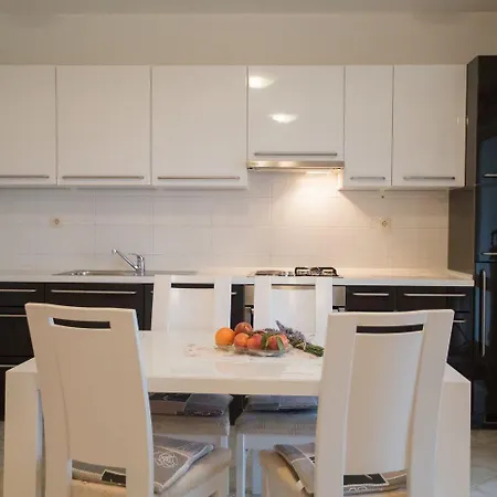 Ferienwohnung In Direkter Strandlage Fur 4 Personen, Mit Herrlichem Ausblick, Klimaanlage Und Wifi * Zaglavice