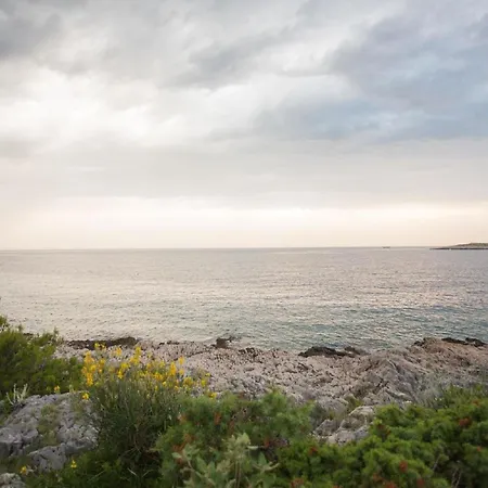 Ferienwohnung In Direkter Strandlage Fur 4 Personen, Mit Herrlichem Ausblick, Klimaanlage Und Wifi * Zaglavice